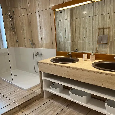 Casa In Centro Con Terrazzo 아파트